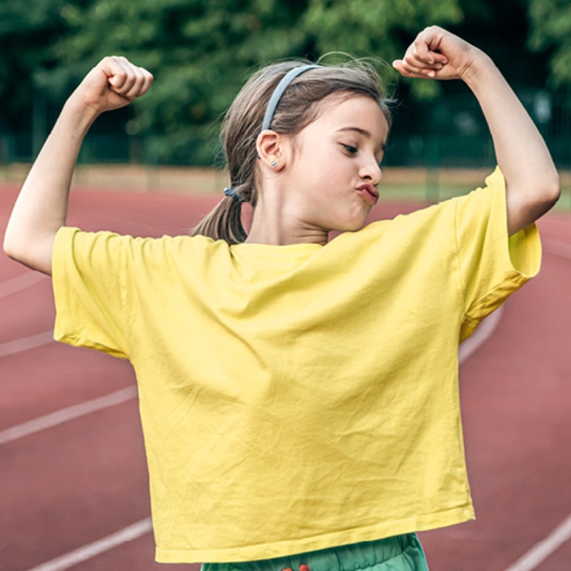 campus i casals primavera cet10, nena amb samarreta groga en una pista d'atletisme