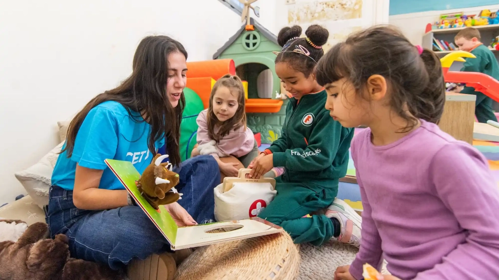 acompanyament estudi cet10 ludoteca barcelona